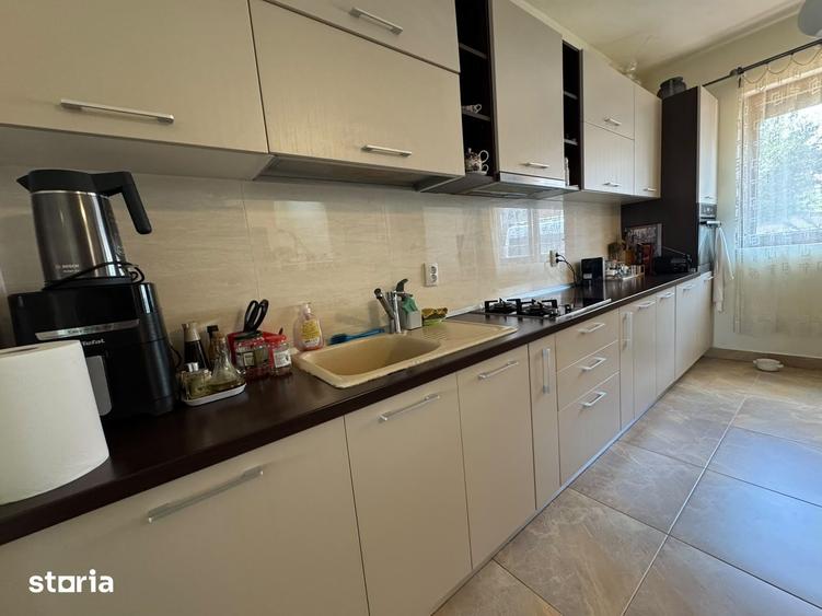 Casă cu 4 camere cu Teren 300 Mp în Glina
