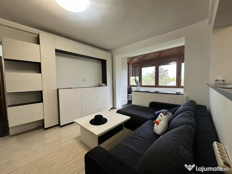 Apartament cu 3 camere semidecomandat în Nord
