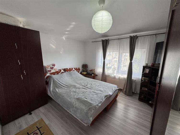 Apartament cu 2 camere decomandat în Decebal