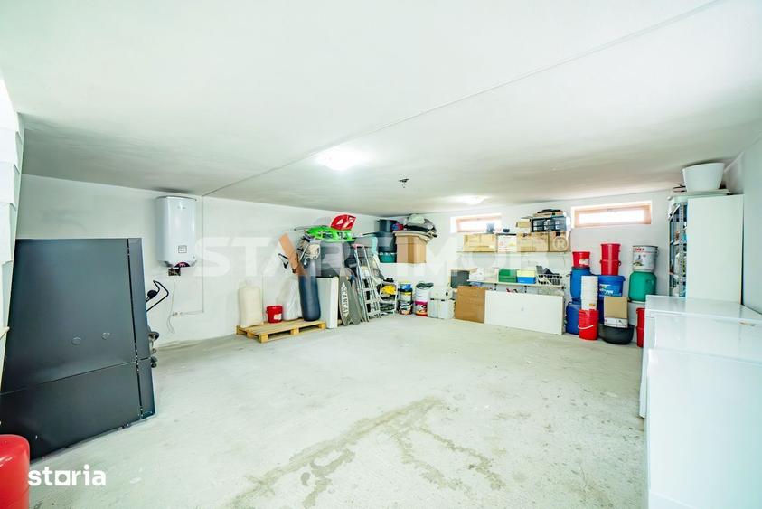 Casă cu 5 camere cu Teren 300 Mp în Sânpetru