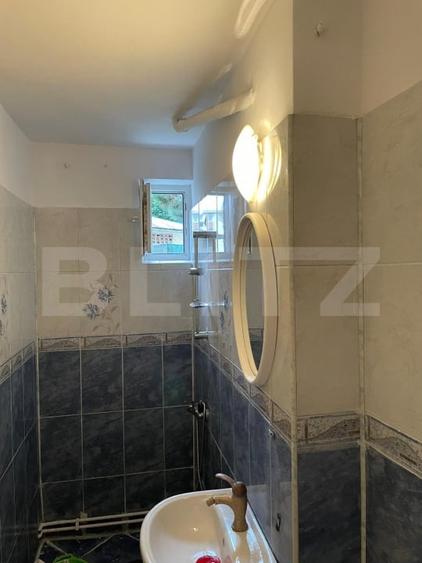 Apartament cu 3 camere semidecomandat, mobilat în Rovinari
