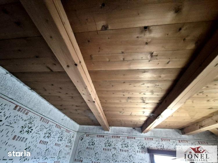 Casă cu 7 camere cu Teren 1400 Mp în Valea Lungă