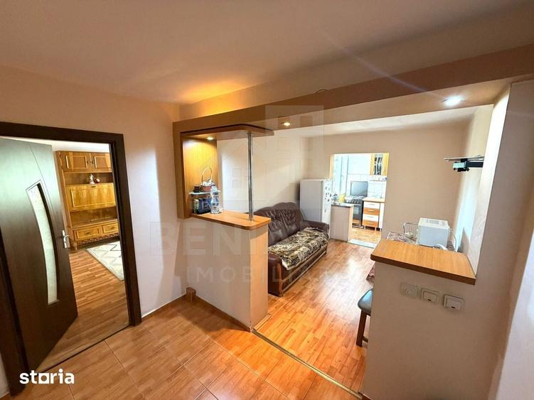 Apartament cu 3 camere decomandat în Craiovița Nouă
