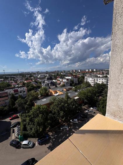 Apartament cu 2 camere decomandat în Exterior Vest