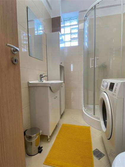 Apartament cu 2 camere semidecomandat, mobilat în Dămăroaia