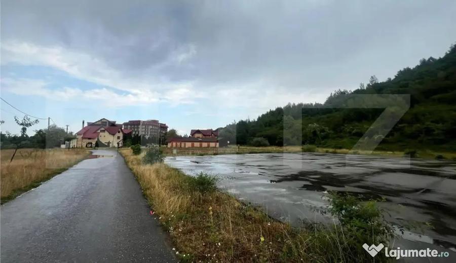 Teren de 5800 mp, în Tărlungeni