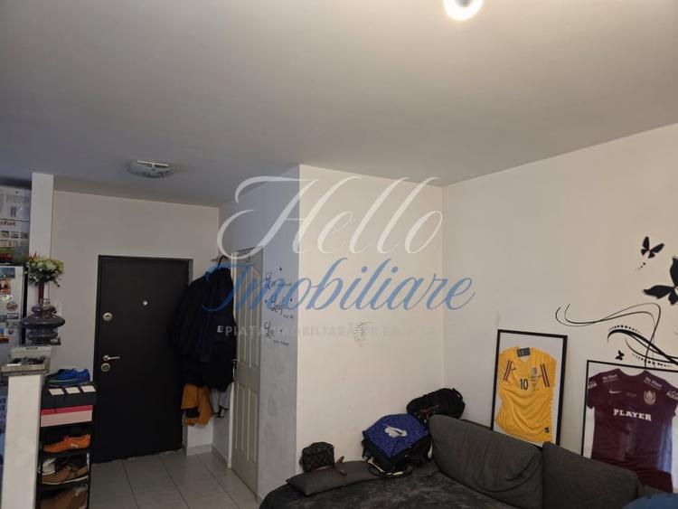 Apartament cu 3 camere semidecomandat în Florești