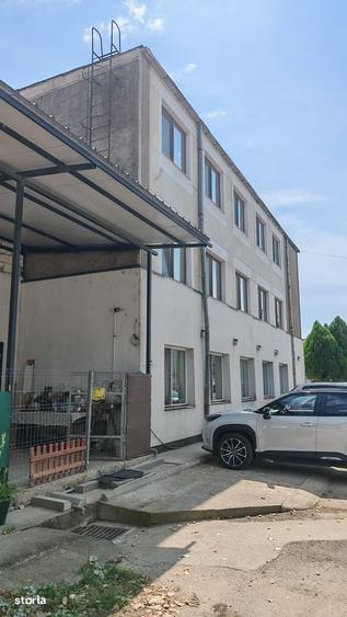 Spațiu comercial, de 725 mp, în Central