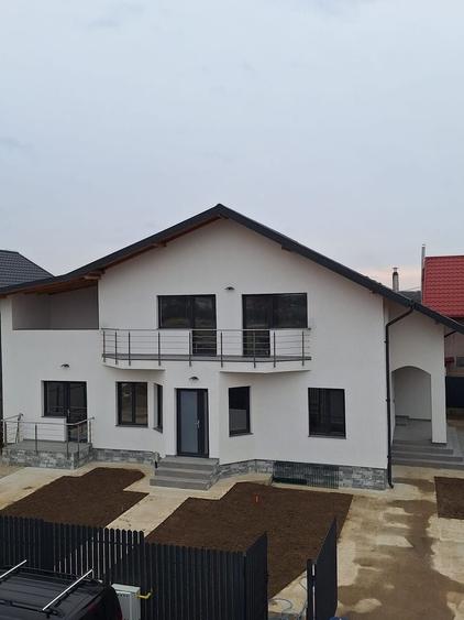 Apartament cu 4 camere în Bascov