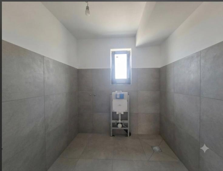 Casă individuală cu 4 camere cu Canalizare în Domnești