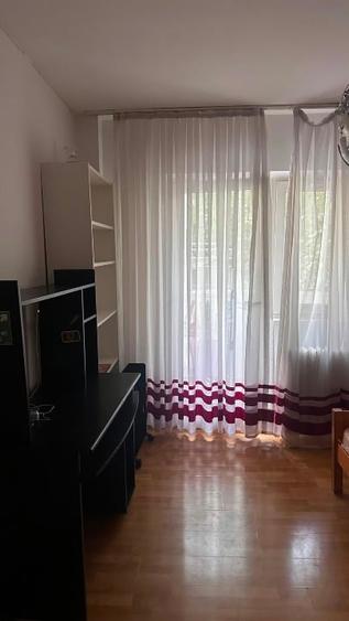 Apartament cu 4 camere decomandat, mobilat în Colentina