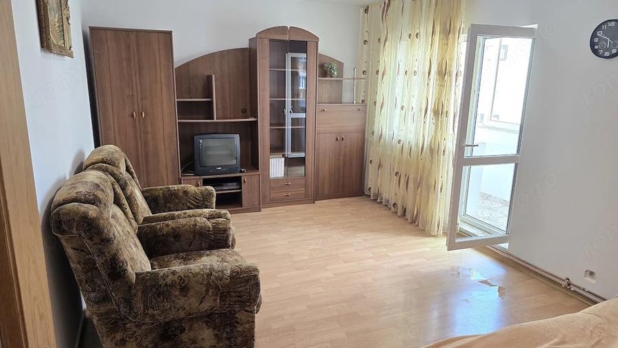 Apartament cu 2 camere decomandat în Piața Centrală