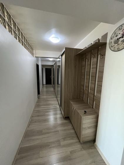 Proprietar, inchiriez apartament cu 3 camere, strada Anghel Saligny - 1
