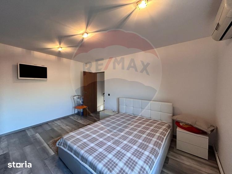 Casă cu 5 camere cu Teren 300 Mp în Pictor Rosenthal