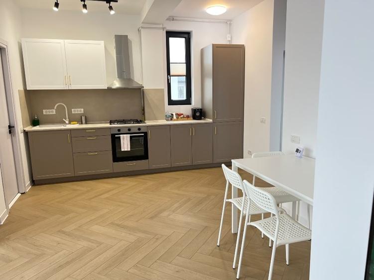 Apartament cu 2 camere semidecomandat, mobilat în Central