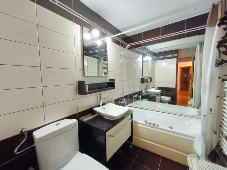 Apartament cu 5 camere decomandat, mobilat în Micălaca