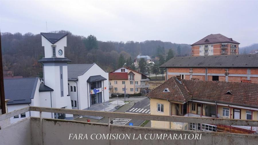 Apartament cu 3 camere decomandat, mobilat în Băile Govora
