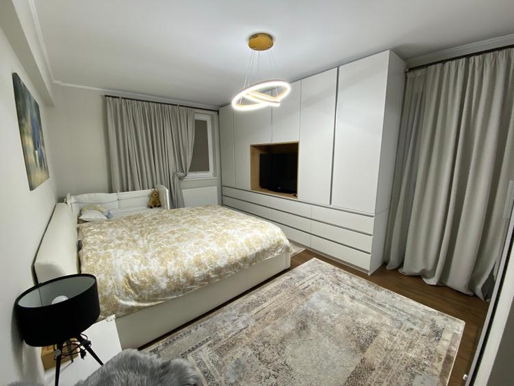 Apartament cu 3 camere decomandat, mobilat în Central
