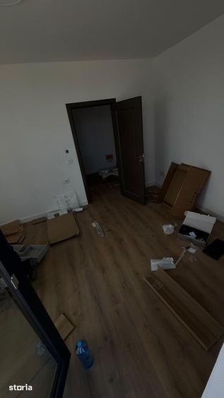 Casă cu 5 camere cu Teren 400 Mp în Tolstoi