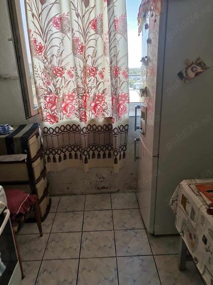 Apartament cu 3 camere semidecomandat în Câmpina