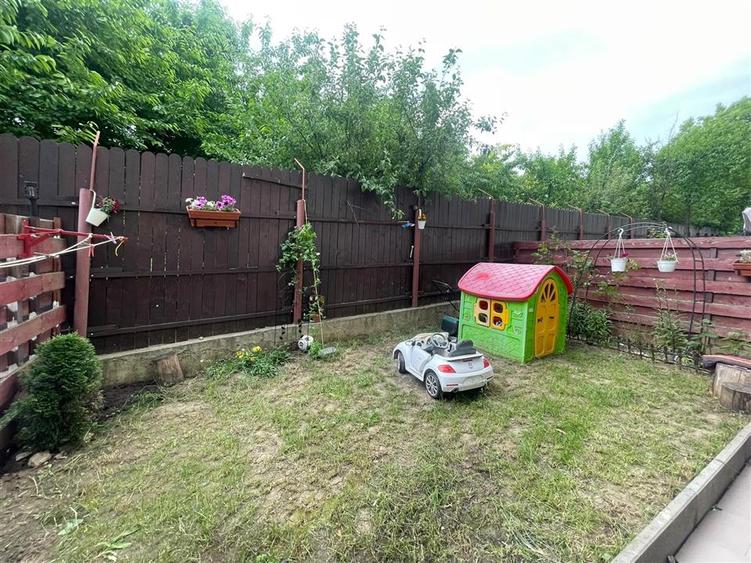Apartament cu 2 camere, curte proprie-Valea Adanca, complex Realis - 9