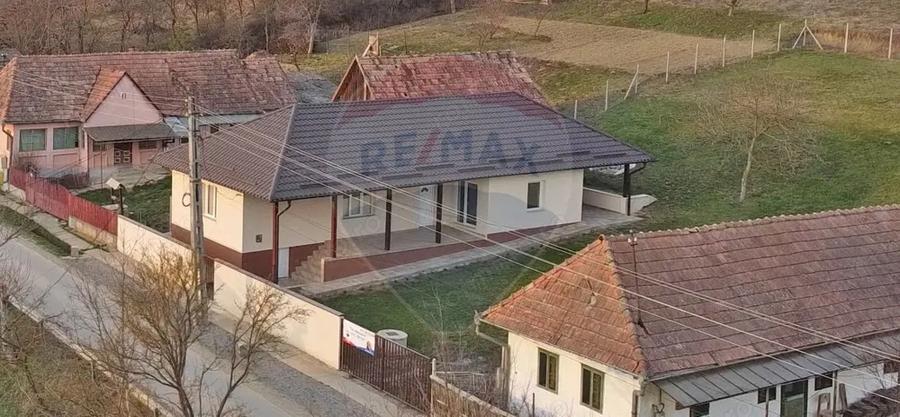 Casă cu Teren 800 Mp în Gălățeni