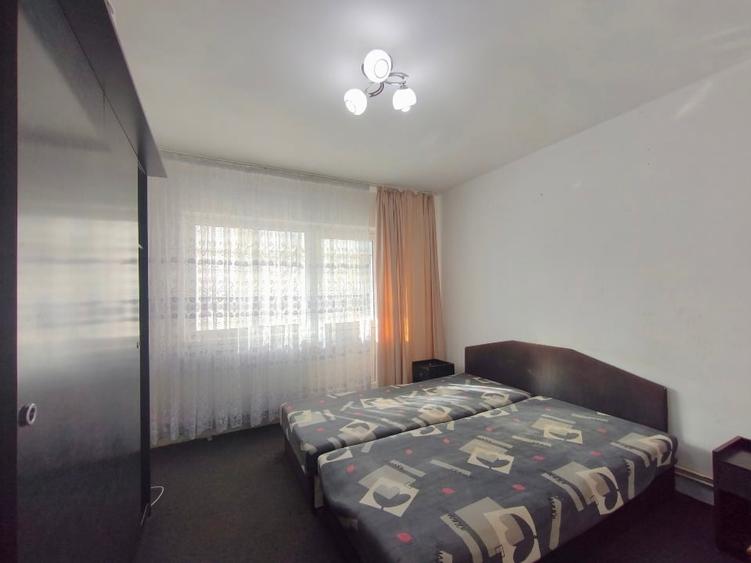 Apartament cu 3 camere decomandat, mobilat în Alfa