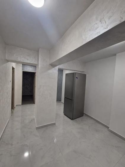 Apartament cu 3 camere decomandat, mobilat în Central