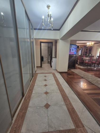Apartament cu 4 camere decomandat în Decebal