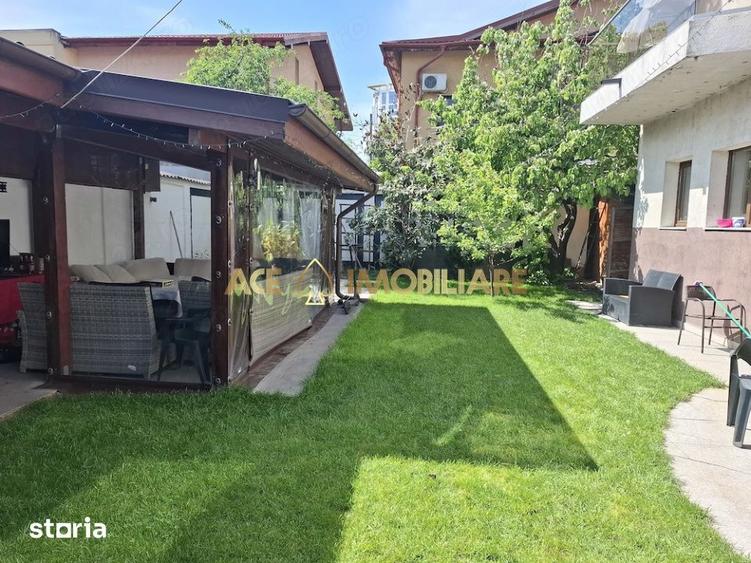 Casă cu 6 camere cu Teren 500 Mp în Tei