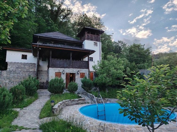 Casă cu Teren 220 Mp în Sărata