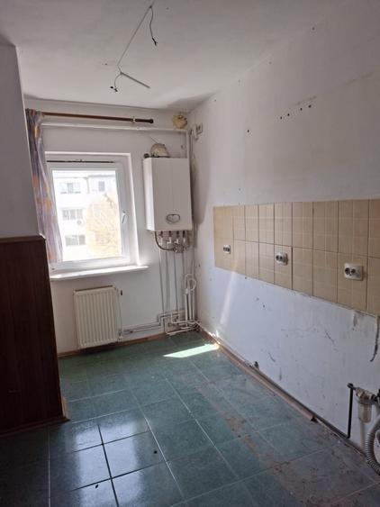 Apartament cu 3 camere decomandat în Popa Șapcă