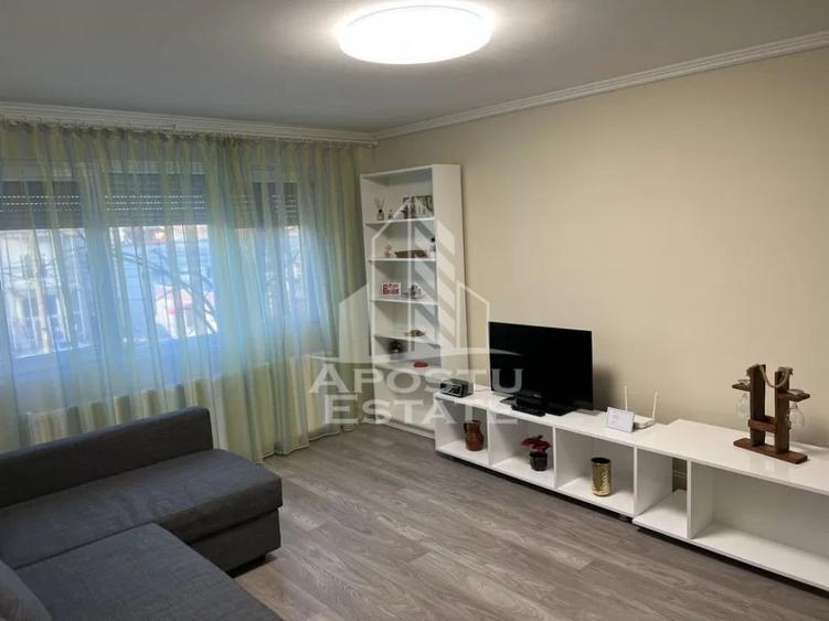 Apartament cu 3 camere decomandat, mobilat în Elisabetin