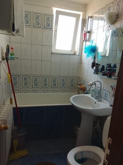 Apartament cu 2 camere decomandat în Calea București