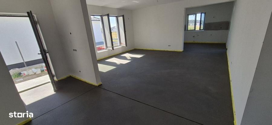 Casă cu 4 camere în Central