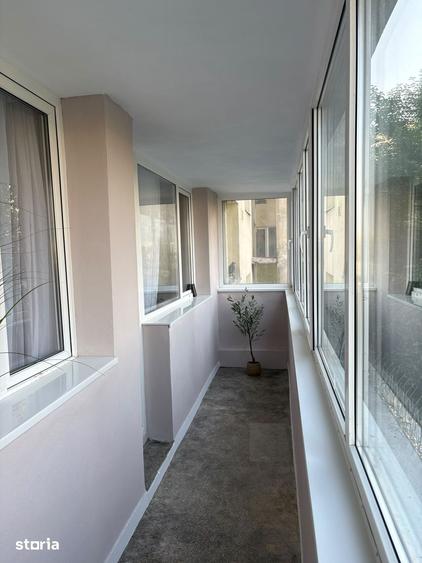 Apartament cu 3 camere semidecomandat în Tei