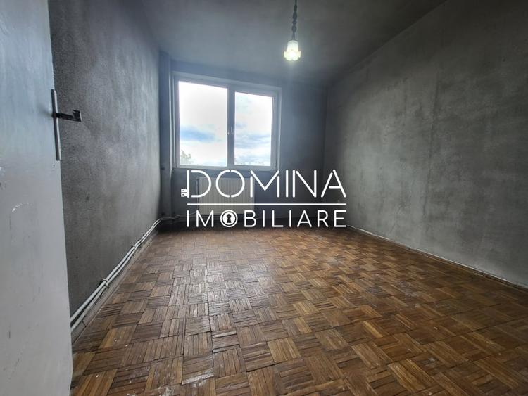 Apartament cu 3 camere semidecomandat în 1 Mai