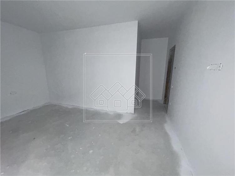 Apartament cu 2 camere decomandat în Țiglari