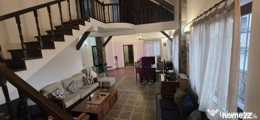 Casă cu 5 camere cu Teren 500 Mp în Central