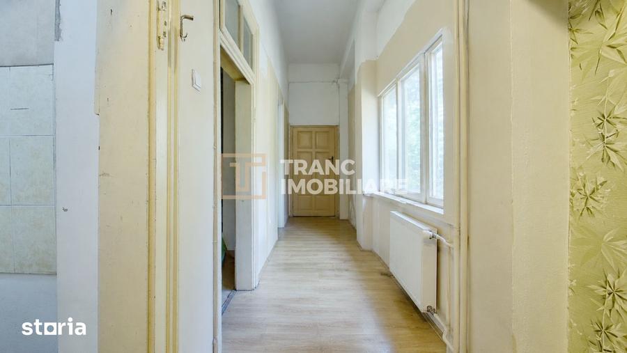 Apartament cu 8 camere în Central