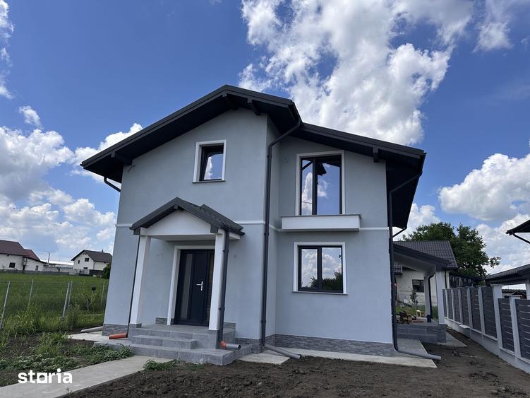 Casă cu 4 camere cu Teren 400 Mp în Mihai Eminescu