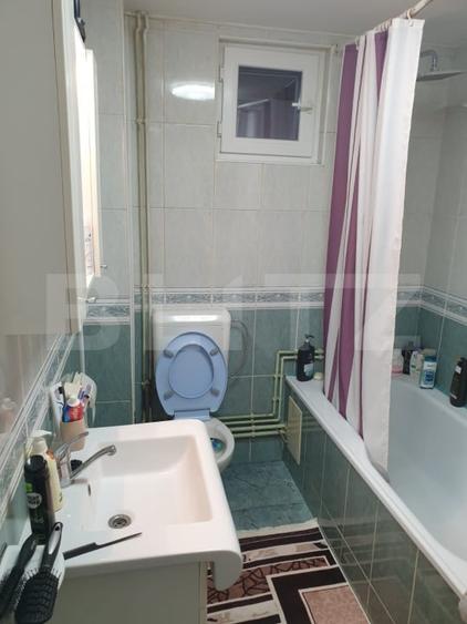 Casă individuală cu 7 camere cu Canalizare în Mihai Viteazu