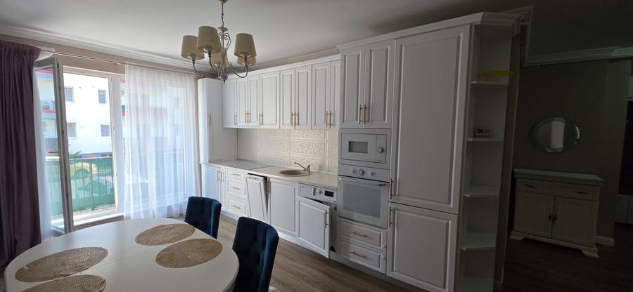 Apartament cu 3 camere decomandat, mobilat în Florești