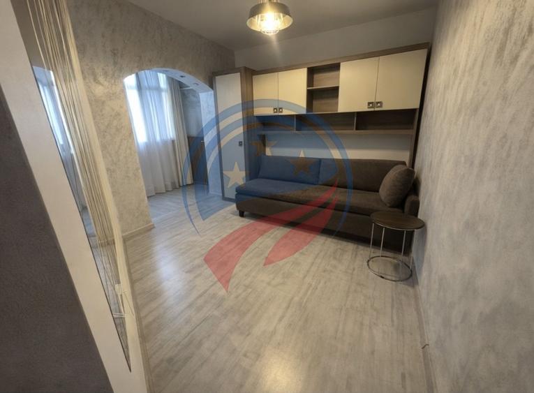 Apartament cu 3 camere decomandat în Craiovița Nouă