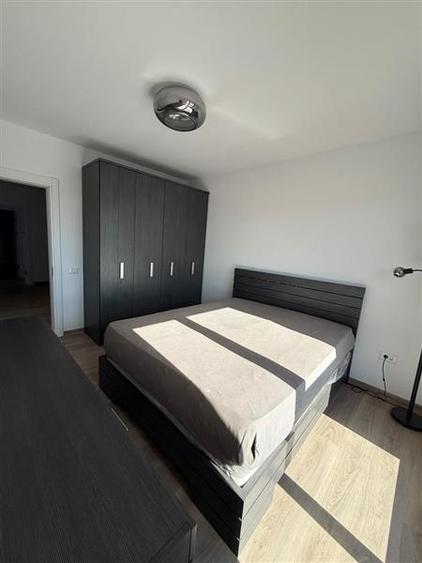 Apartament cu 3 camere decomandat, mobilat în Cristian