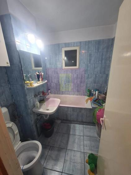 Apartament cu 3 camere decomandat în Câmpina