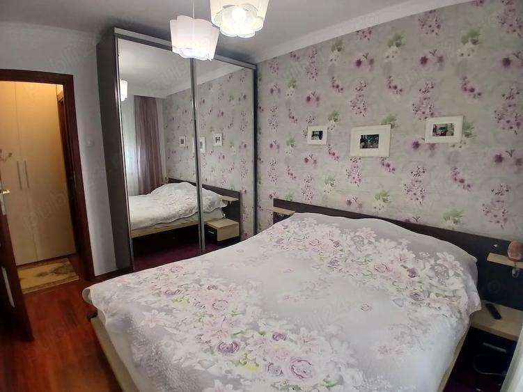 Apartament cu 4 camere decomandat, mobilat în Berceni
