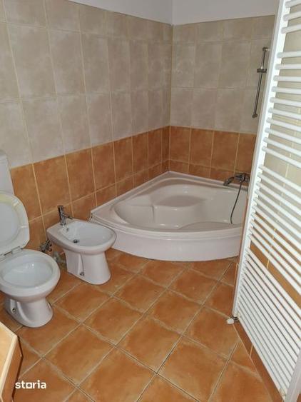 Casă cu 4 camere cu Teren 143 Mp în Dorobanților