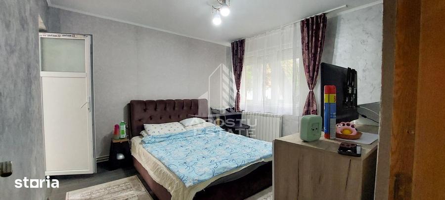 Apartament cu 3 camere semidecomandat, mobilat în Micro 4