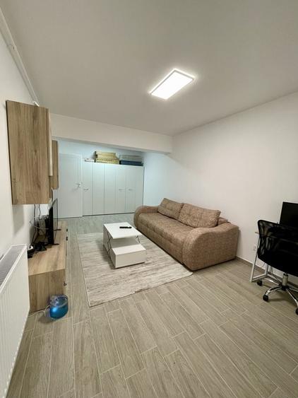 Apartament cu 2 camere în Apărătorii Patriei